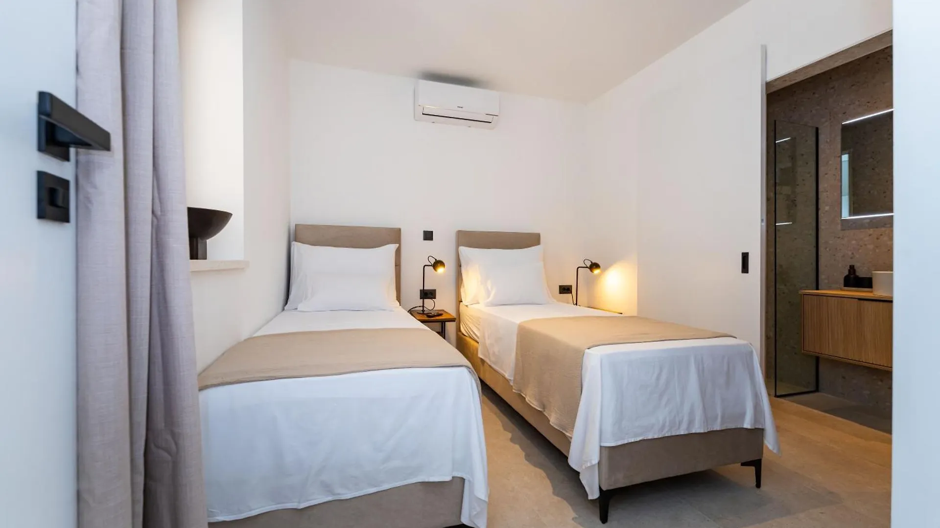 Cortile House Vila Pridraga Villa